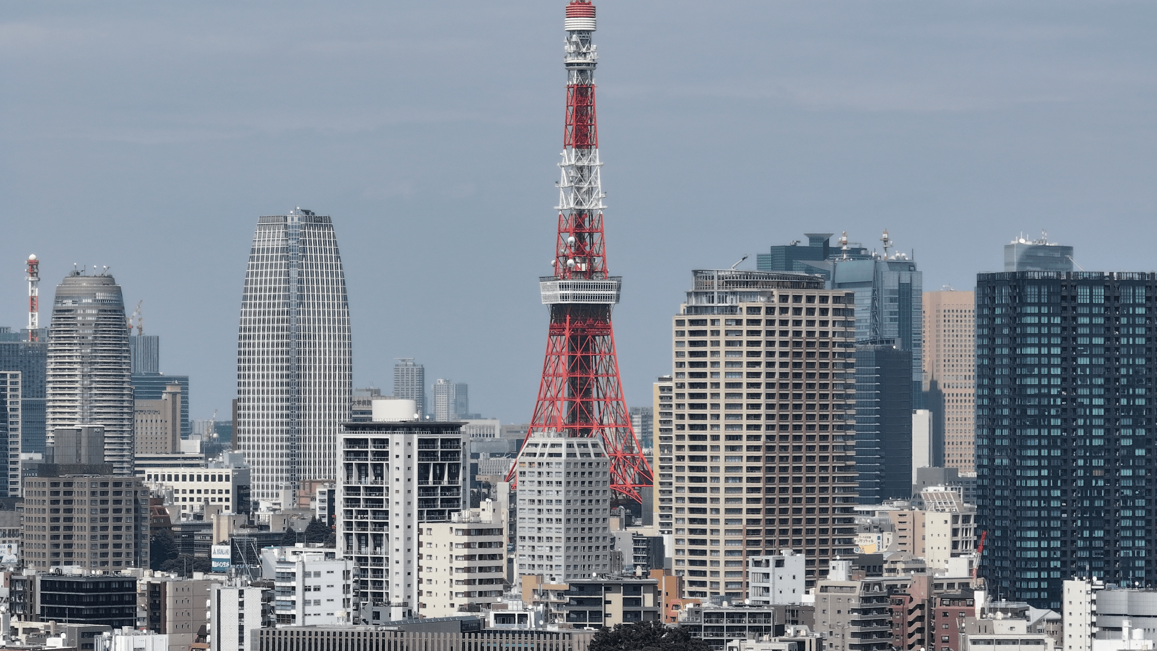 Mavic 3 Pro Cine: 166mm